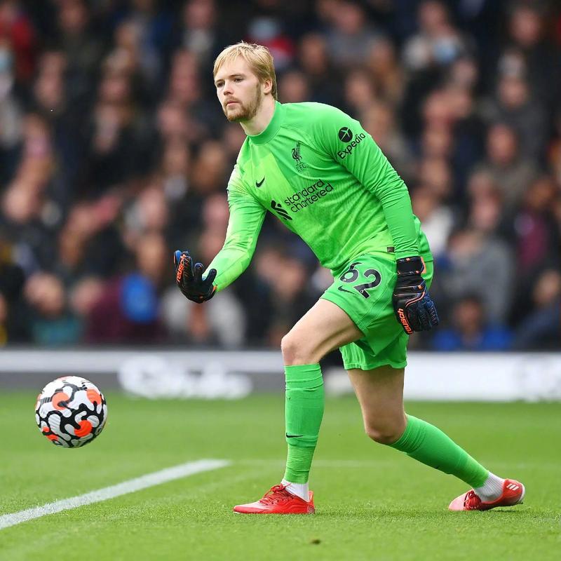 天空体育：安东尼奥随布伦特福德训练，不过预计该队不会签他