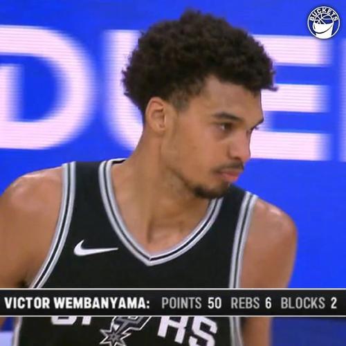 失误略多！文班亚马半场5中2拿到6分2板2帽 送出5助但有4失误