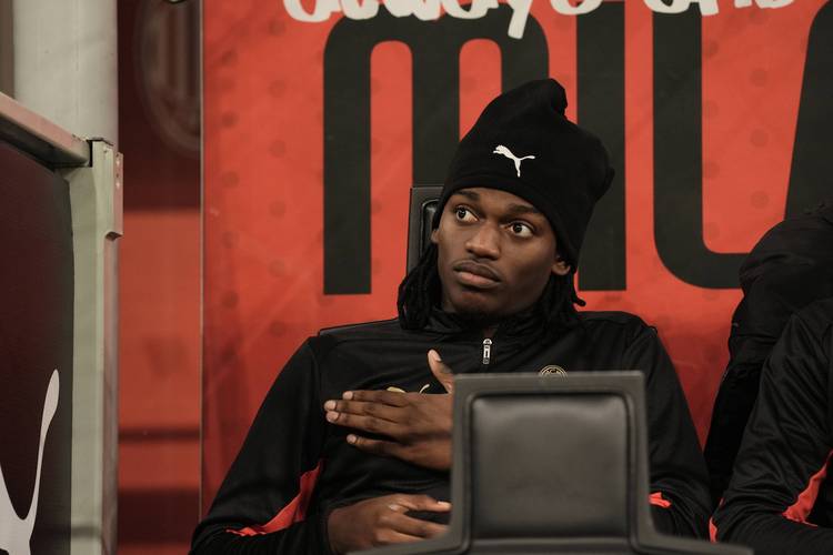 安布：我觉得米兰不太可能让莱奥替补，如何让他融入是一大难题