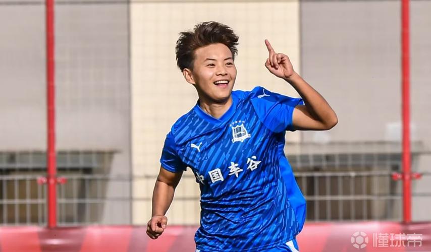 王霜：感谢来到现场支持我们的球迷，希望胜利能让他们狂欢