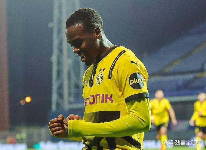 16岁身价450万欧！经纪人：1500万买不了墨西哥小将莫拉一条腿