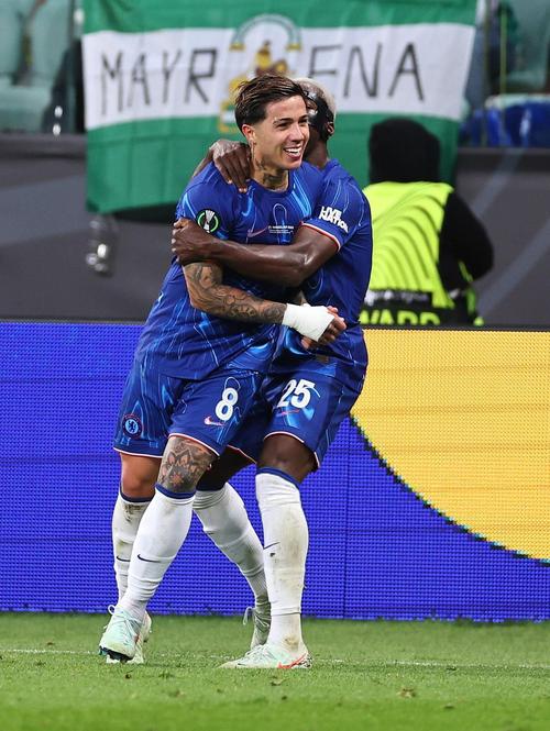 恩佐本场数据：111次传球、成功率91%，1次关键传球，获评7.7分