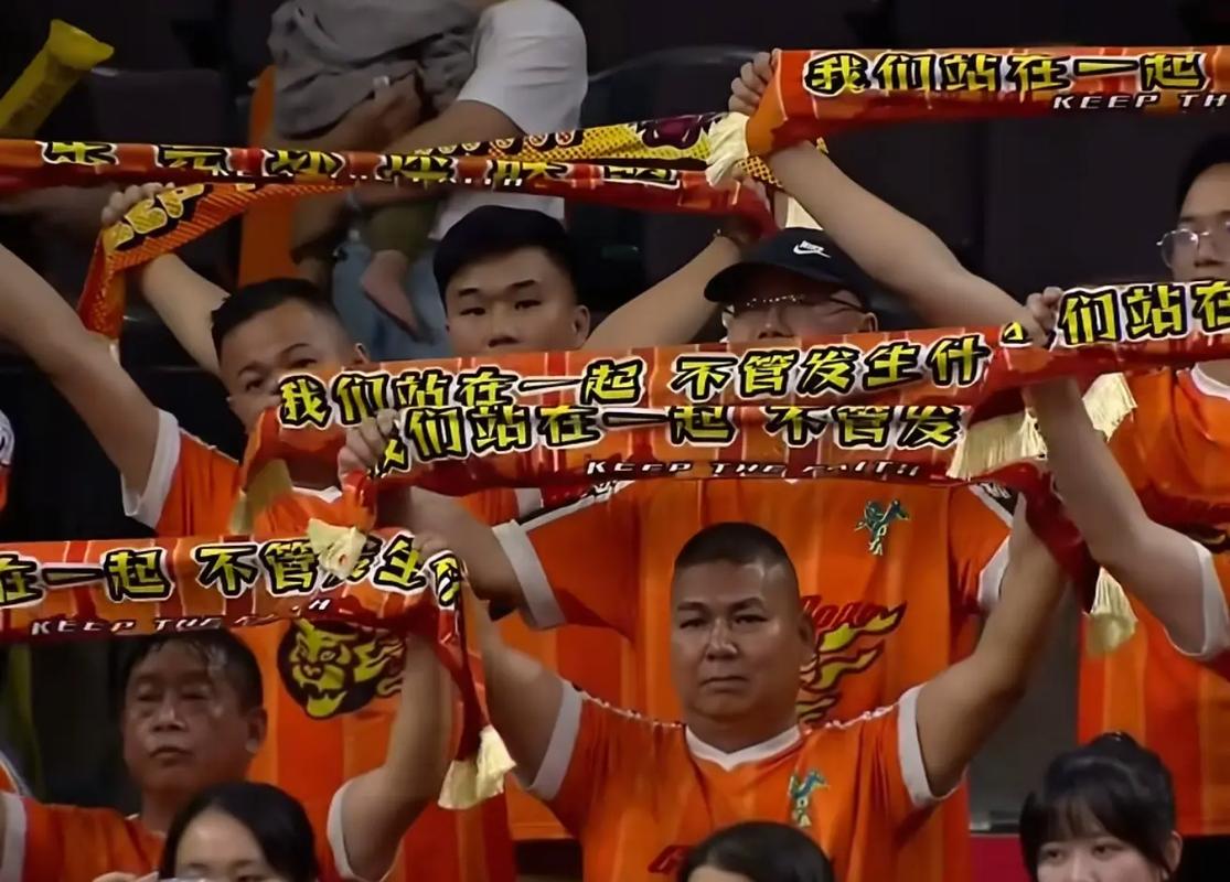 晚安！时隔八轮的胜利合影，与所有坚持不懈的球迷们共享