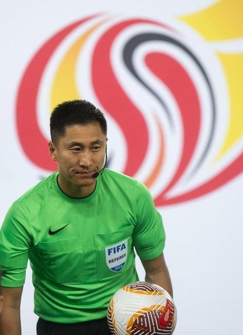 这边也不满马宁！伊拉克主帅：红牌很奇怪，主裁的判罚让我惊讶