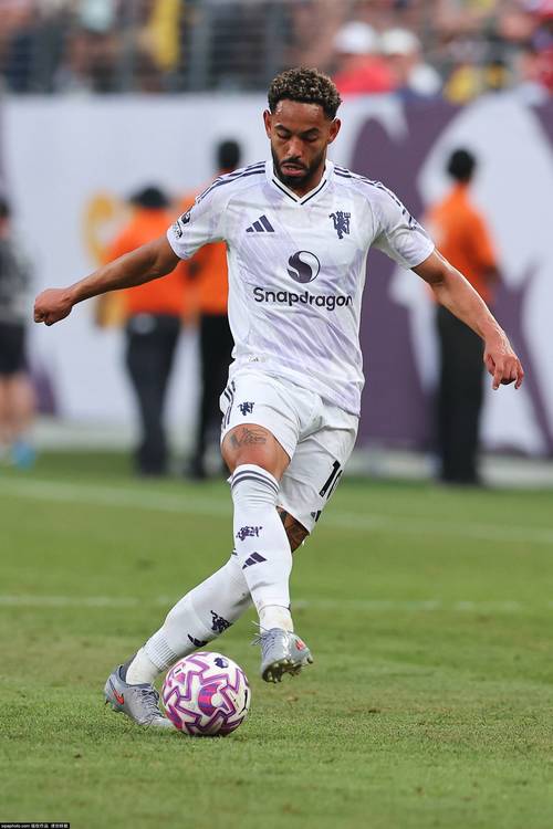 买了舍什科！罗马诺：曼联一度与葡体达协议，但约克雷斯只去枪手