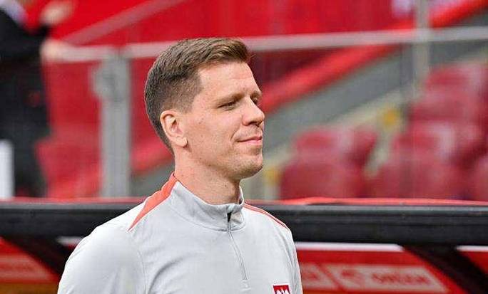 母亲：什琴斯尼本来已经决定退役但无法拒绝巴萨，如今他很开心