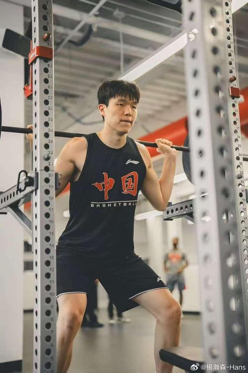 队记:虽然杨瀚森的技术还未得到真正检验 但其调整能力我给满分