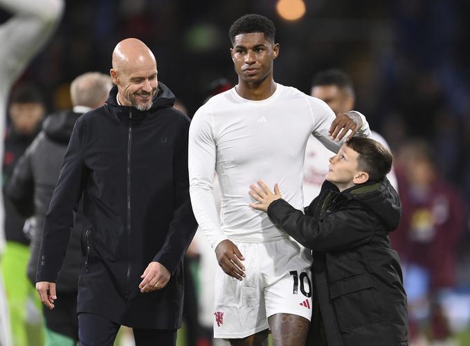 邮报：卡灵顿改造后设施被充分利用，周日赛后很晚仍有球员在放松