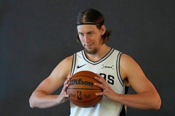 新赛季各队年龄最大都有谁？洛城两位四旬老汉 3队最大龄不超30岁