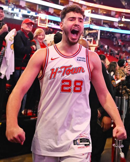 美记预测新赛季：掘金夺冠&约基奇MVP 文班DPOY 阿门进步最快球员