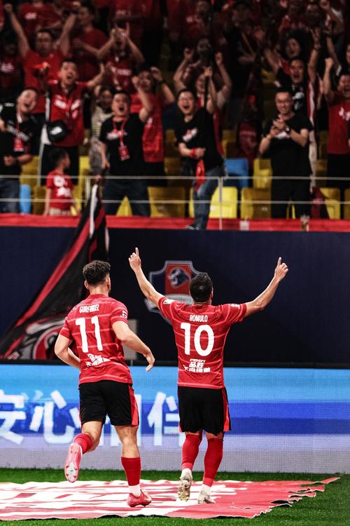 中超前四本轮亚冠:全主力申花取首胜 蓉城海港主场0-2 国安3-3平