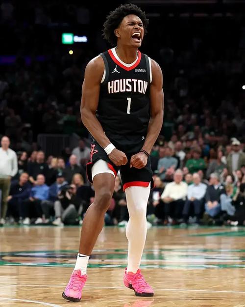 😠休赛期是不是偷懒了！阿门-汤普森前两战三分合计8中0