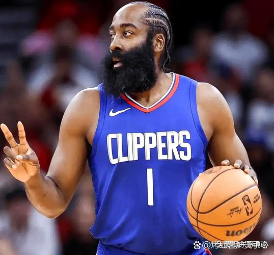 详细阅读:杨健:勇士老将和新人的化学反应很出色 快船只有哈登能带动球队 杨健:勇士老将和新人的化学反应很出色 快船只有哈登能带动球队