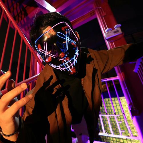 万圣节到来！亚马尔社媒晒戴黑色面具照片