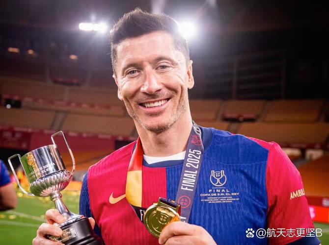 详细阅读:记者:奥尔莫和莱万今日完成训练,如一切顺利将获得医疗许可 记者:奥尔莫和莱万今日完成训练,如一切顺利将获得医疗许可