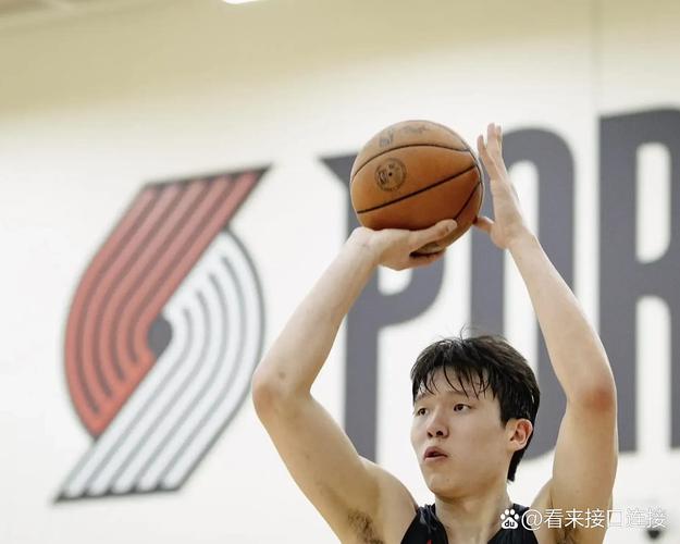 详细阅读:解说:卢卡里夫斯都不打 比赛唯一看点就是杨瀚森有没有出场时间 解说:卢卡里夫斯都不打 比赛唯一看点就是杨瀚森有没有出场时间