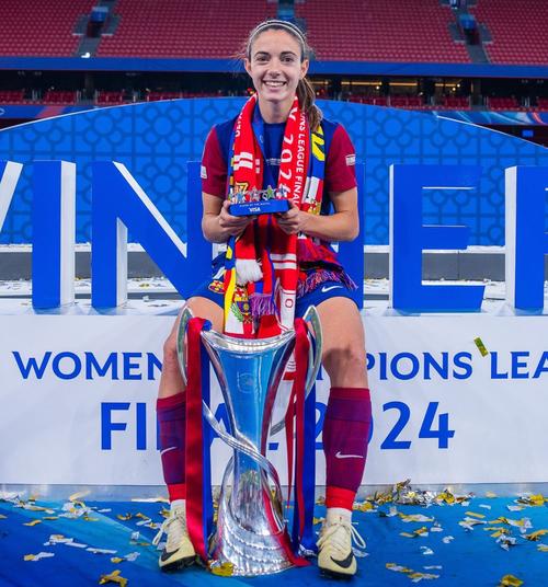 详细阅读:迪纳塔莱:球迷们会爱上斯帕莱蒂的攻势足球,期待DV9能打进20球 迪纳塔莱:球迷们会爱上斯帕莱蒂的攻势足球,期待DV9能打进20球