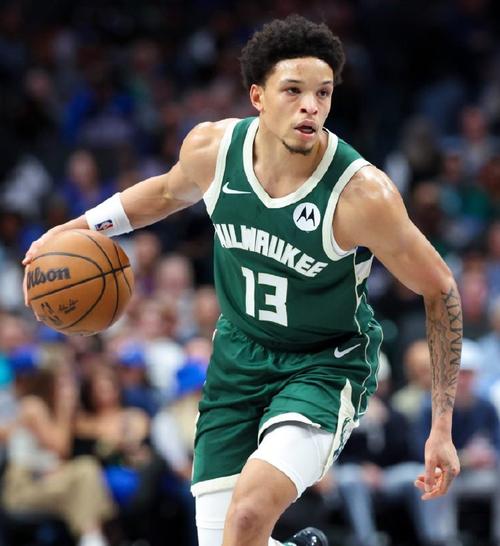 详细阅读:特纳战旧主先发!雄鹿客战步行者:字母+特伦特+AJ-格林+罗林斯 特纳战旧主先发!雄鹿客战步行者:字母+特伦特+AJ-格林+罗林斯