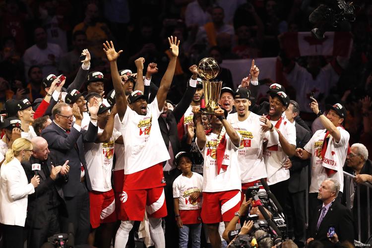 详细阅读:小卡对阵热火的17连胜终结 上一次输给热火还是2014年总决赛G2 小卡对阵热火的17连胜终结 上一次输给热火还是2014年总决赛G2