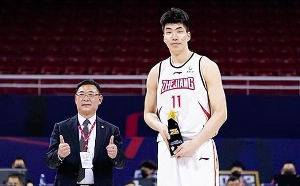 详细阅读:媒体人:尚看不出余嘉豪在西乙的锻炼成果 速率和在CBA时几无二样 媒体人:尚看不出余嘉豪在西乙的锻炼成果 速率和在CBA时几无二样