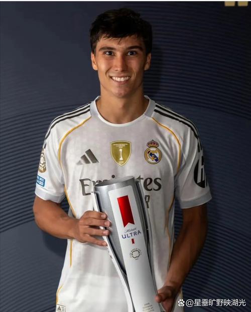 详细阅读:1关键传球1过人成功,贡萨尔维斯当选葡体1-1尤文一役全场最佳 1关键传球1过人成功,贡萨尔维斯当选葡体1-1尤文一役全场最佳