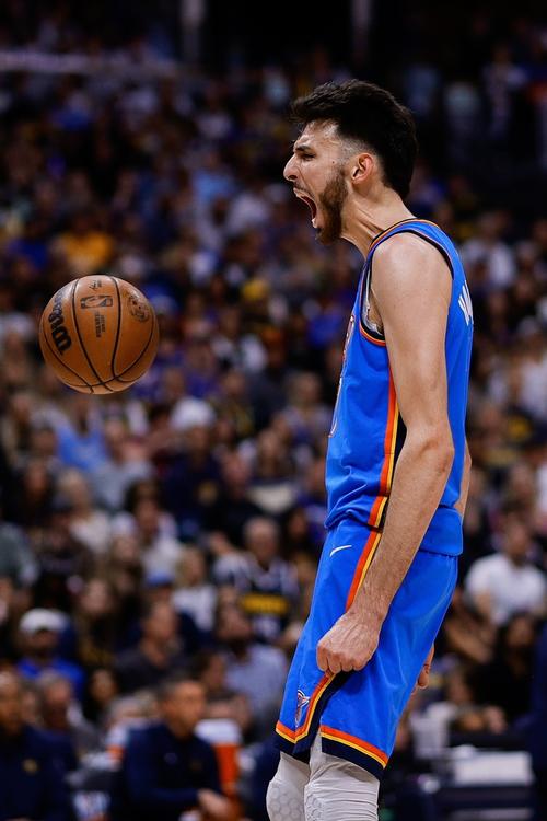 各种扣篮！马特科维奇15分钟7投6中砍下13分6篮板2助攻 正负值+13