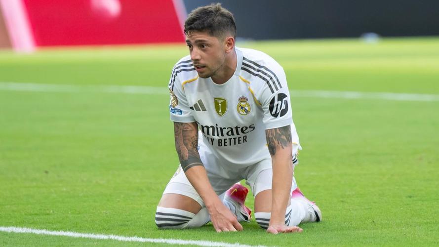 罗马诺：检查结果证实巴尔韦德没有受伤，球员能出战接下来的比赛