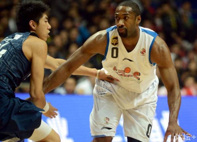 阿里纳斯谈巴斯兄弟被解雇：他俩本就跟小卡一样 钱拿了还内斗？